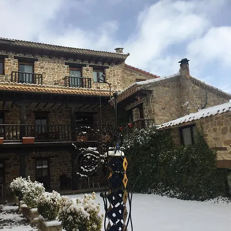 Casona Santa Coloma Country house *