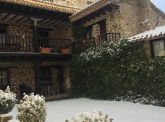 Casona Santa Coloma Hotel *